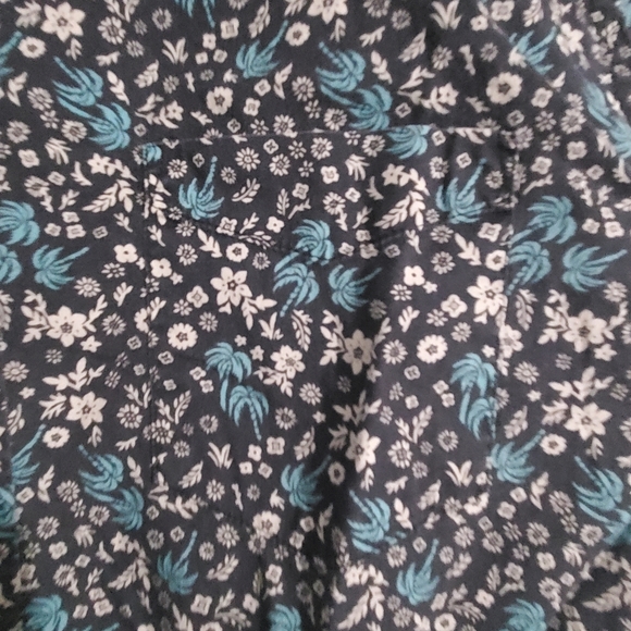 Floral button down shirt - Picture 2 of 4